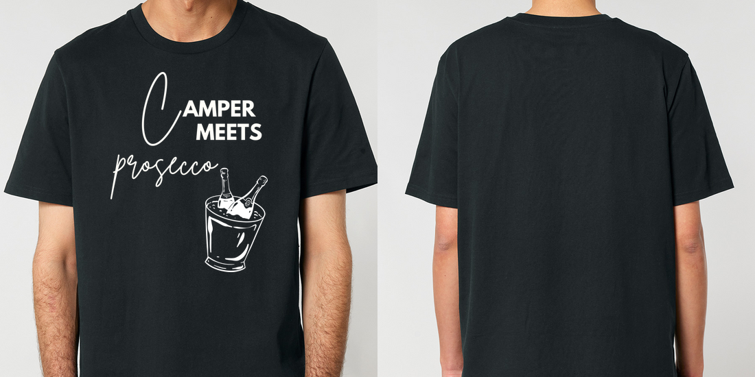 Camper Meets Prosecco – Unisex T-Shirt Camping Vibes – Frontansicht