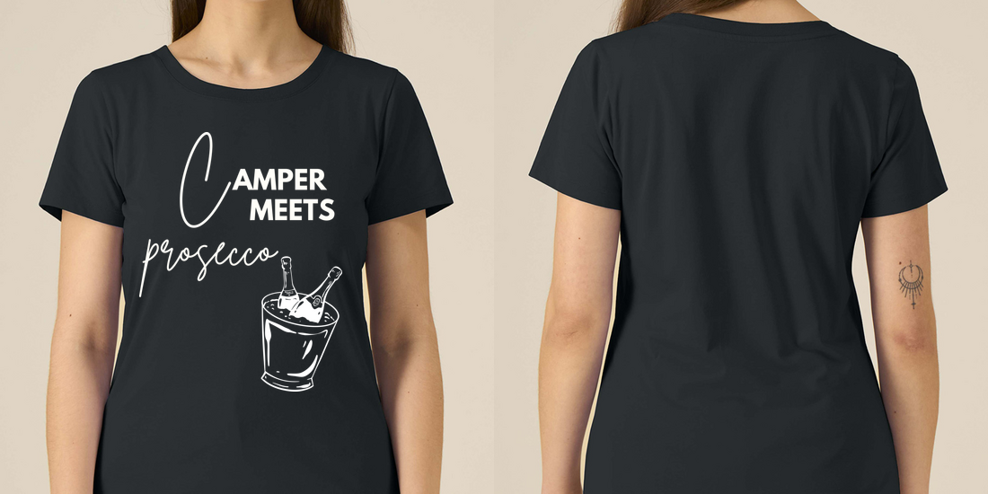 Camper Meets Prosecco – Damen Tailliertes T-Shirt Camping Vibes – Frontansicht