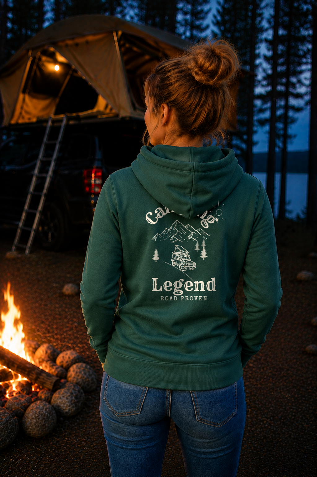 Road Proven Offroader – Damen Premium Hoodie Glazed Green – Modell Rückenansicht