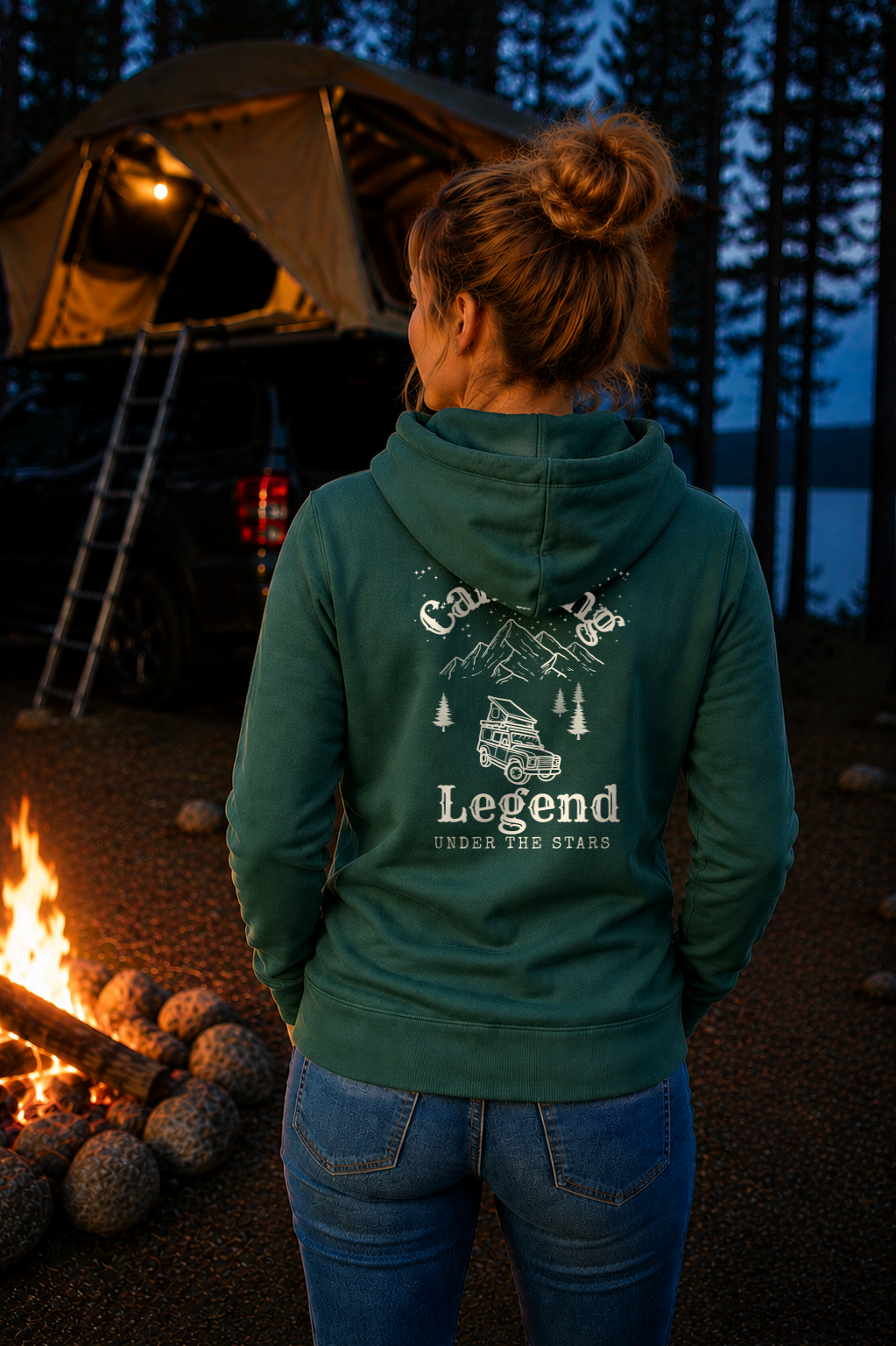 Under The Stars Offroader – Damen Premium Hoodie Glazed Green – Modell Rückenansicht
