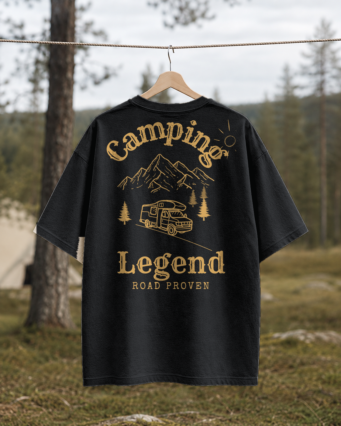 Road Proven Camper – Unisex Oversize T-Shirt Black – Rückansicht auf der Wäscheleine